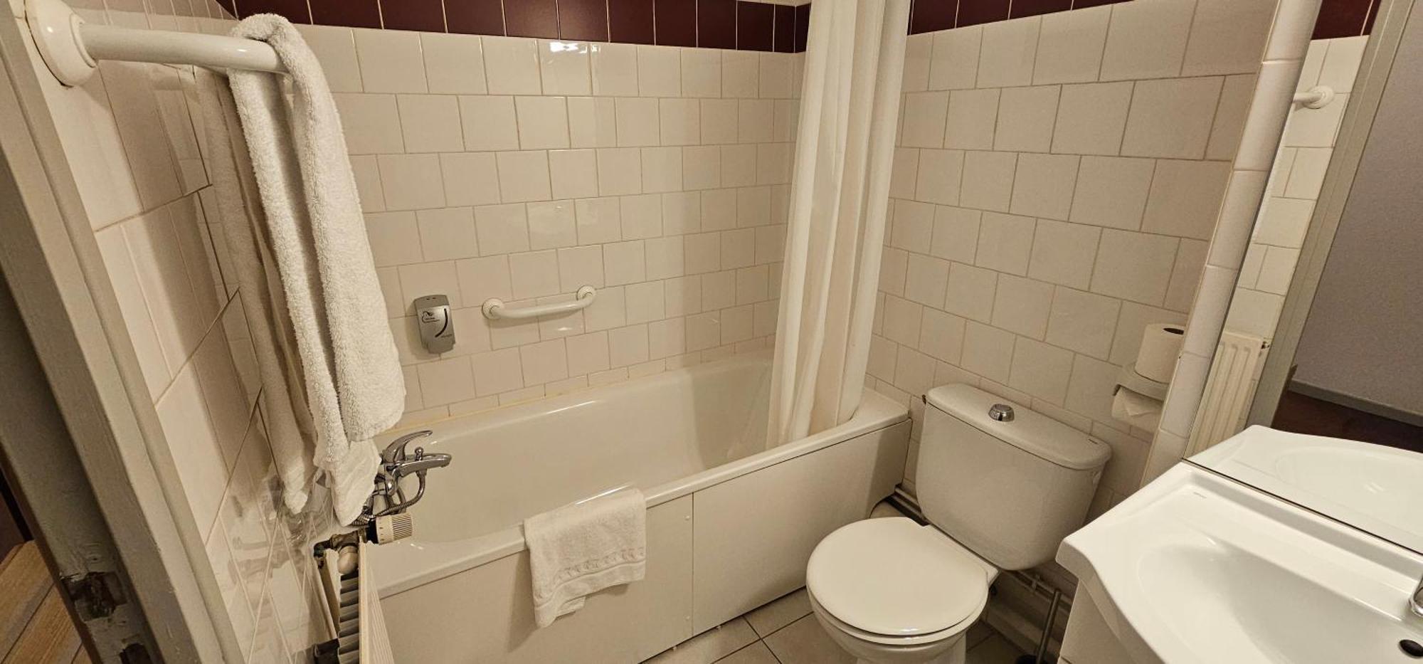 Hotel Lyon Sud, Pierre Benite, St Genis Laval Ngoại thất bức ảnh